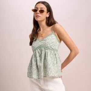 BRAND NEW WITH TAGS HOLLISTER TOP SZ. MED. PERFECT CONDITION